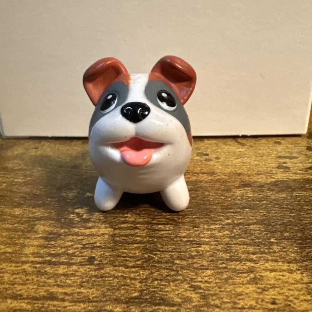 Chubby Puppies Mini Puppy Brown, Black and White Mini 1 Inch Figure